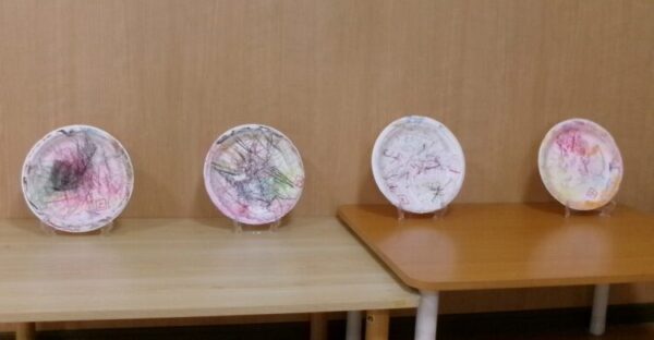 秋の紅葉絵皿(10月16日)