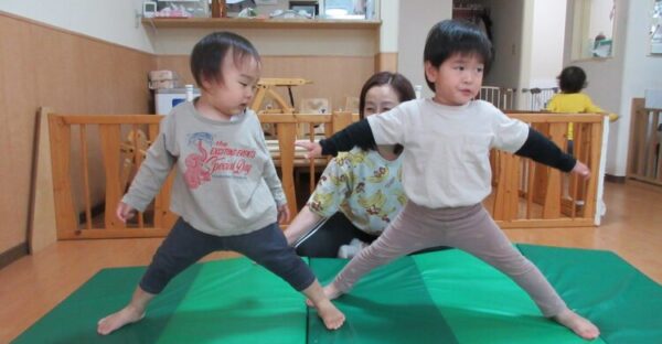 のびっこ体操、１・２・３～！（５月２２日）